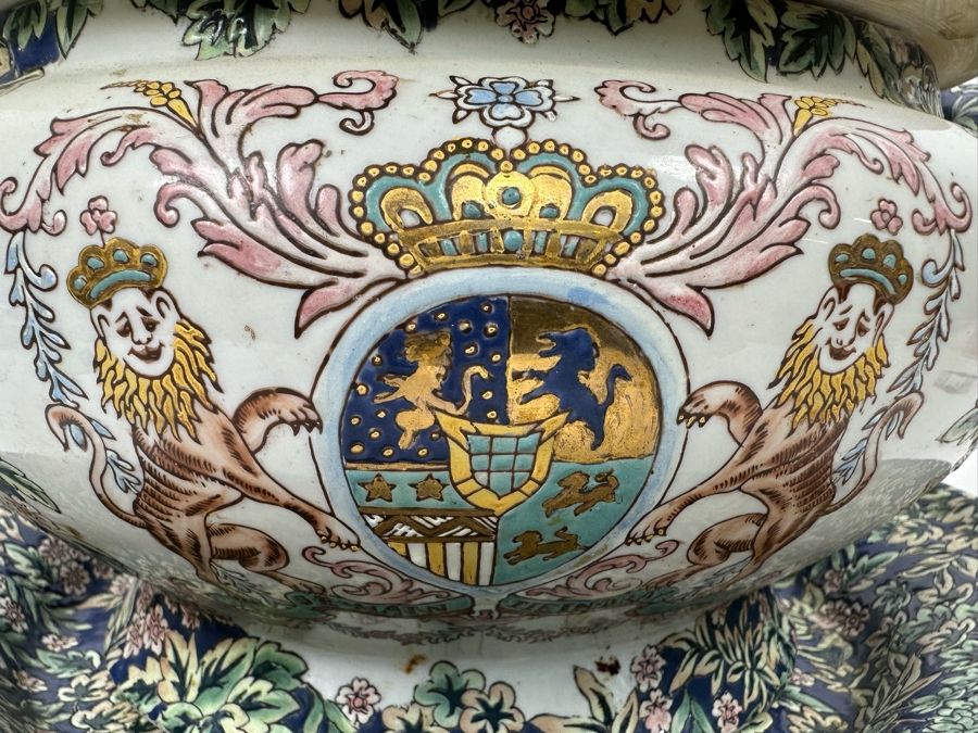 Vintage Signed Chinese Export Soup Tureen With Underplate 13W X 8D X 11H [Photo 7]