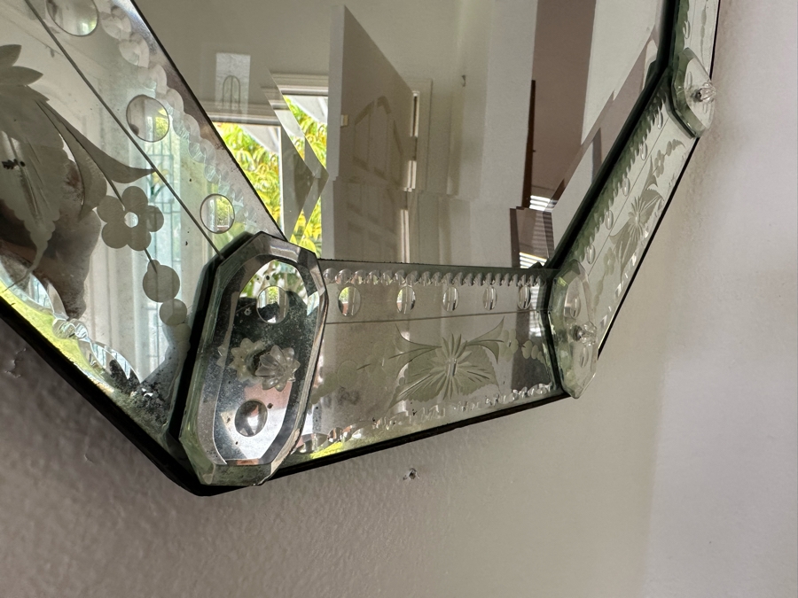 Vintage Venetian Etched Glass Wall Mirror 19.5 X 32.5 [Photo 9]