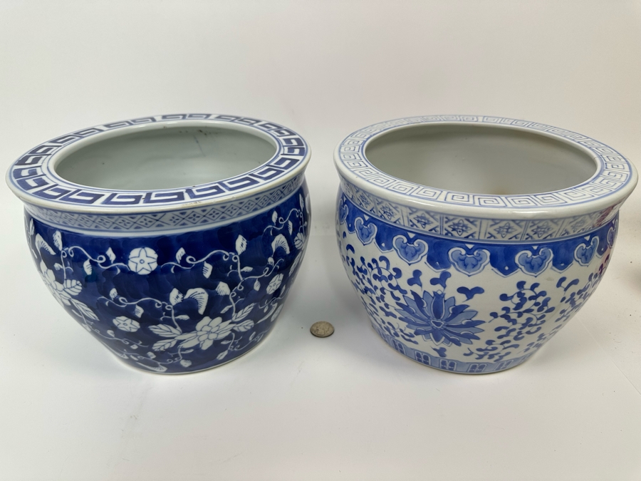 Pair Of Chinese Blue And White Planters 9.5W [Photo 4]