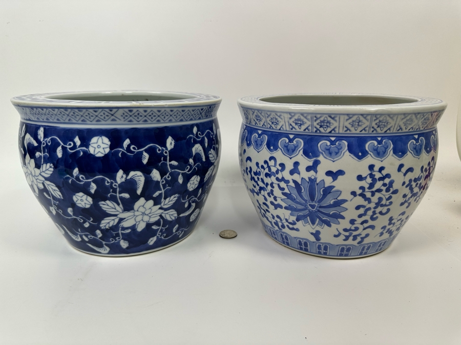 Pair Of Chinese Blue And White Planters 9.5W [Photo 3]