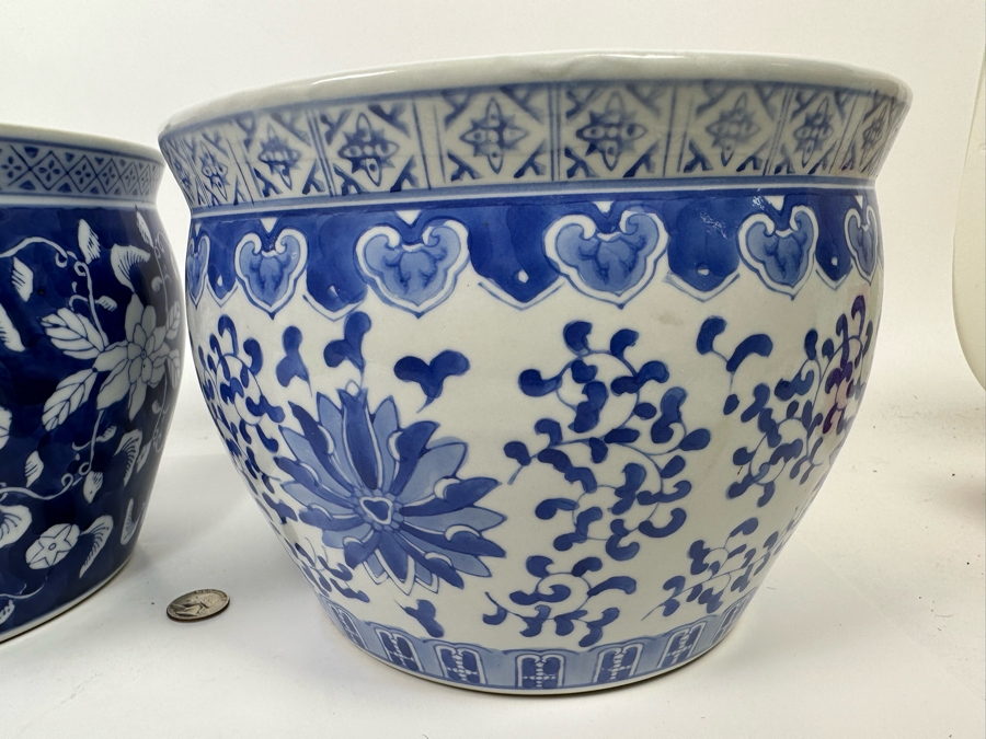 Pair Of Chinese Blue And White Planters 9.5W [Photo 6]