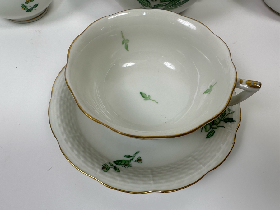 Herend Hungary Tea Service Featuring Teapot, Sugar And Creamer A Four Cups And Saucers [Photo 15]