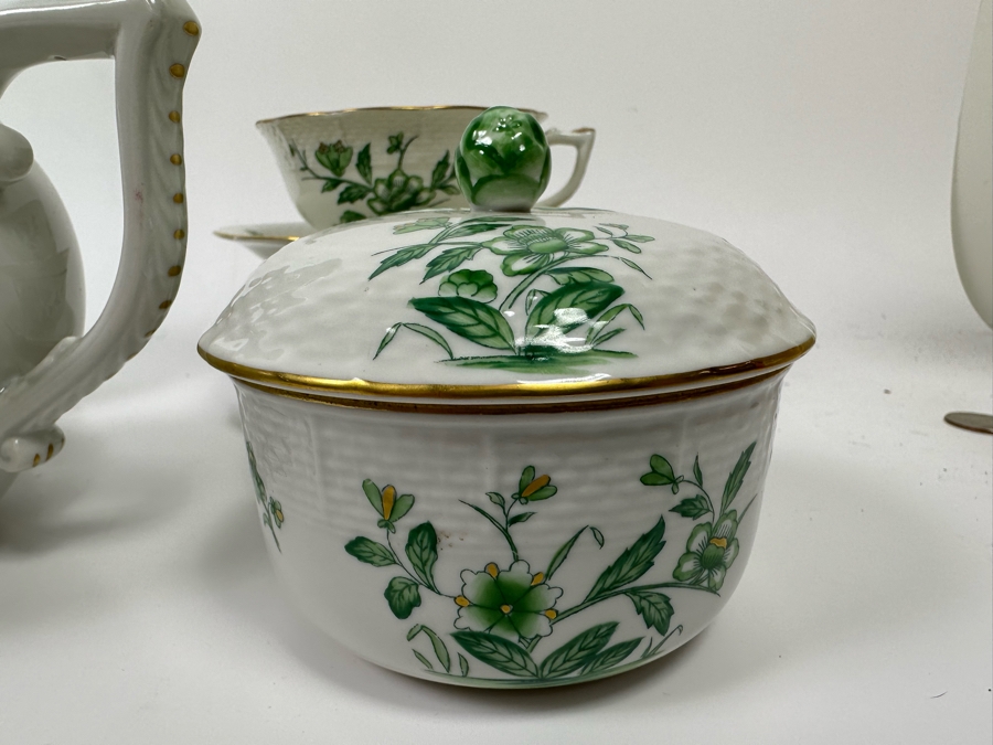 Herend Hungary Tea Service Featuring Teapot, Sugar And Creamer A Four Cups And Saucers [Photo 10]