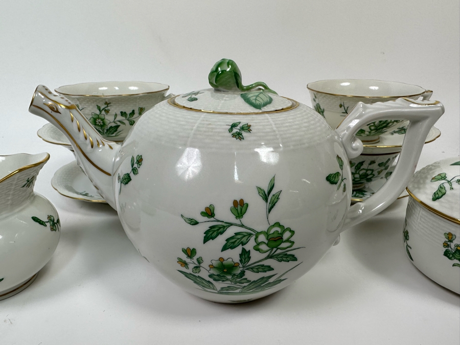 Herend Hungary Tea Service Featuring Teapot, Sugar And Creamer A Four Cups And Saucers [Photo 7]