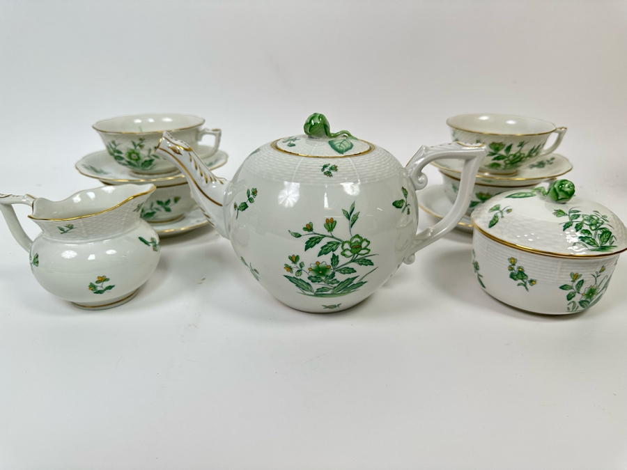 Herend Hungary Tea Service Featuring Teapot, Sugar And Creamer A Four Cups And Saucers [Photo 4]
