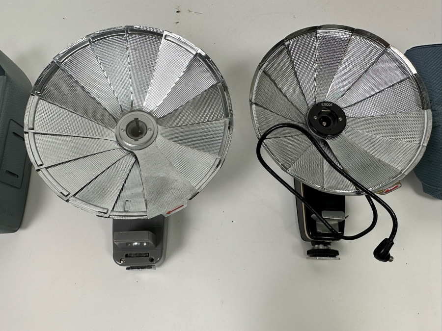 Pair Of Vintage Camera Flashes [Photo 5]