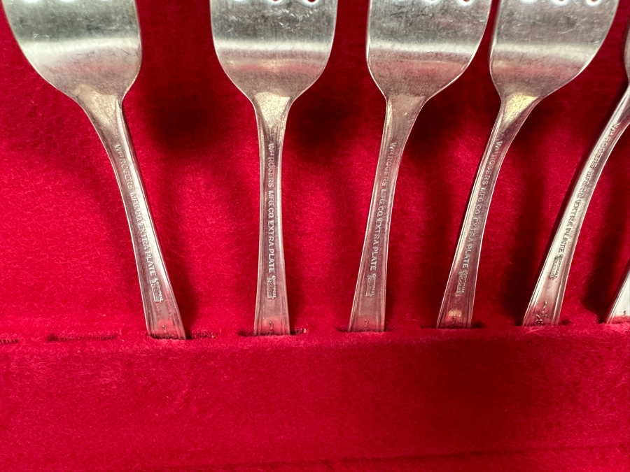 Silverplate Flatware Set With Wooden Storage Box 15W X 11D X 5H [Photo 4]