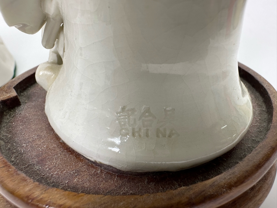 Collection Of White Kuan Yin / Guan Yin Porcelain Figurines 11H [Photo 16]