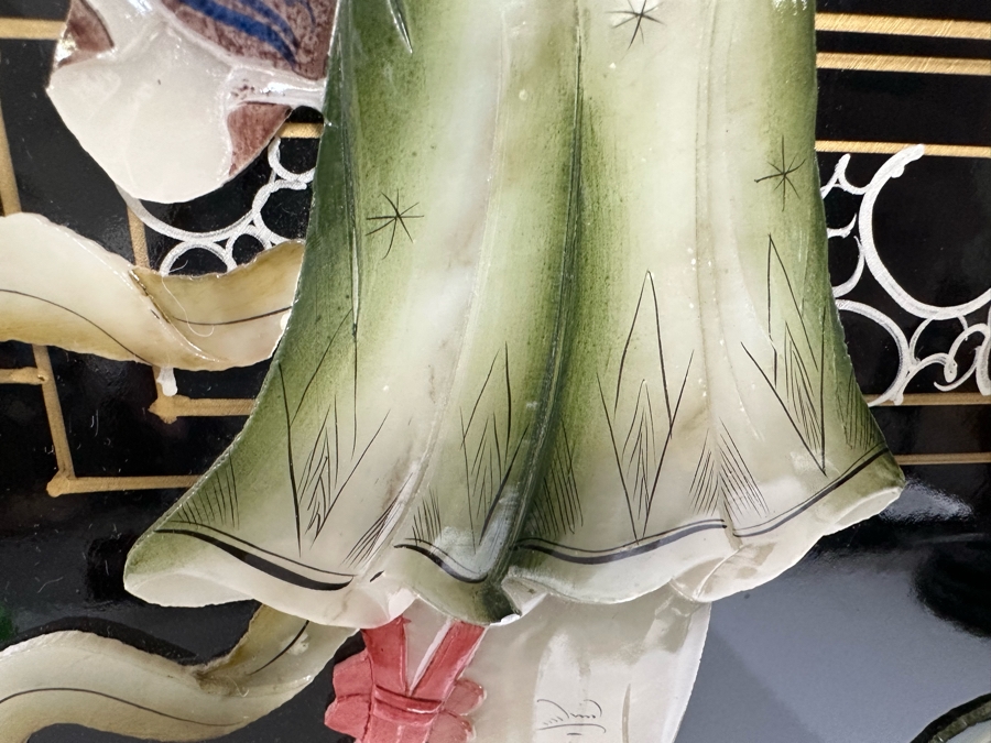 Vintage Round Japanese Wall Plaque With Black Lacquer And Applied Figures 30R [Photo 7]