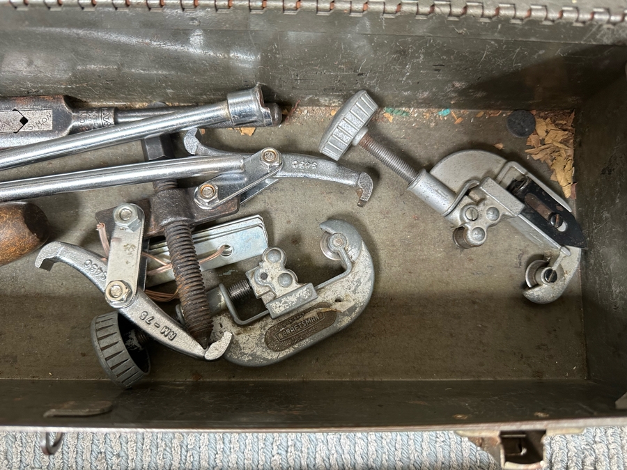 Vintage Crafstman Metal Toolbox With Tools 19.5W X 6D X 6H - See Photos [Photo 4]