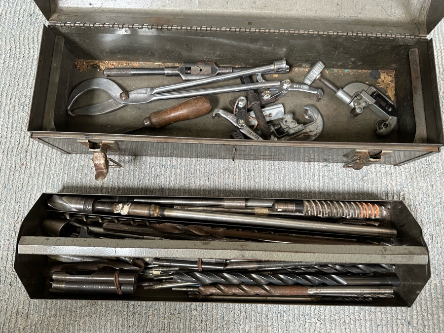 Vintage Crafstman Metal Toolbox With Tools 19.5W X 6D X 6H - See Photos [Photo 3]