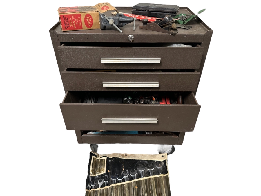 Kennedy Steel Tool Roller Tool Chest 27W X 18D X 34H Filled