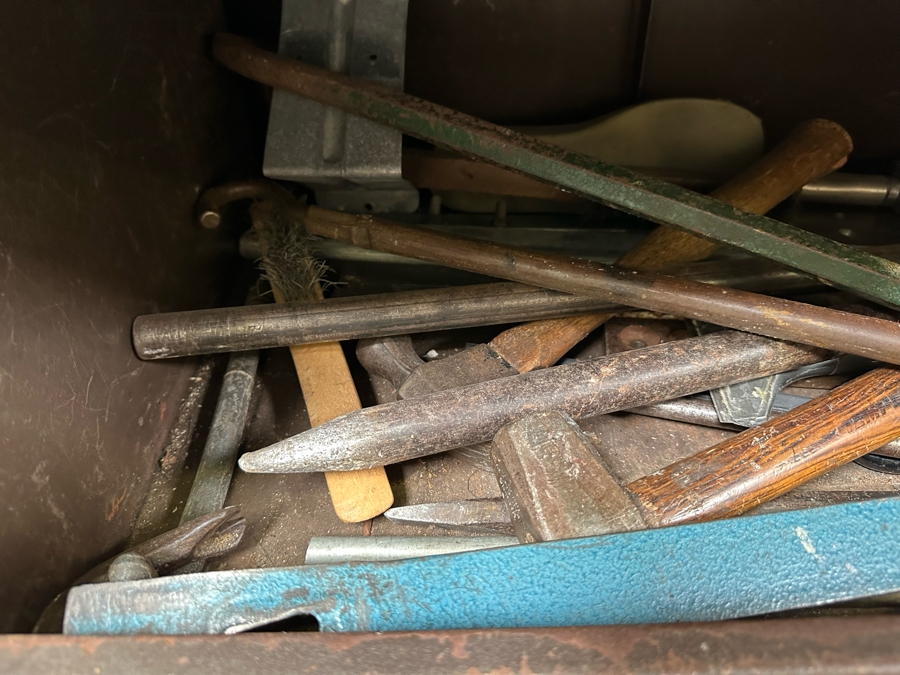 Kennedy Steel Tool Roller Cabinet Tool Chest 27W X 18D X 34H Filled With Tools - See Photos [Photo 24]