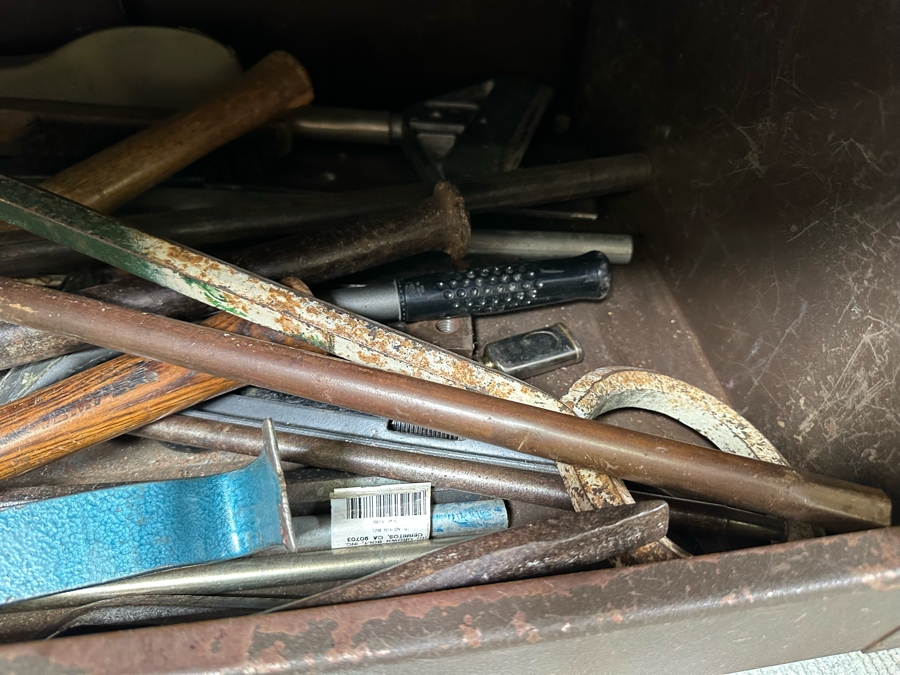 Kennedy Steel Tool Roller Cabinet Tool Chest 27W X 18D X 34H Filled With Tools - See Photos [Photo 25]