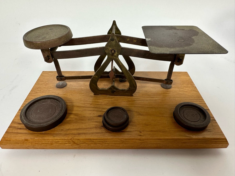 Vintage English Balance Scale 8W X 4D X 3H [Photo 2]