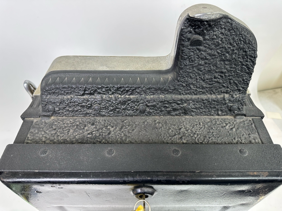 25 Cent Mills Novelty Roman Head Slot Machine Circa 1930s Loaded With Quarters Ready To Payout Great Working Condition With Key 16W X 15D X 27H See Video For Demo SN 307725 [Photo 18]