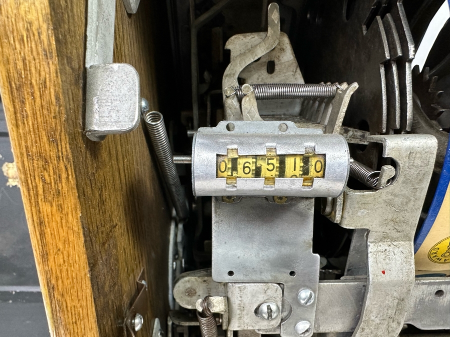 25 Cent Mills Novelty Roman Head Slot Machine Circa 1930s Loaded With Quarters Ready To Payout Great Working Condition With Key 16W X 15D X 27H See Video For Demo SN 307725 [Photo 24]