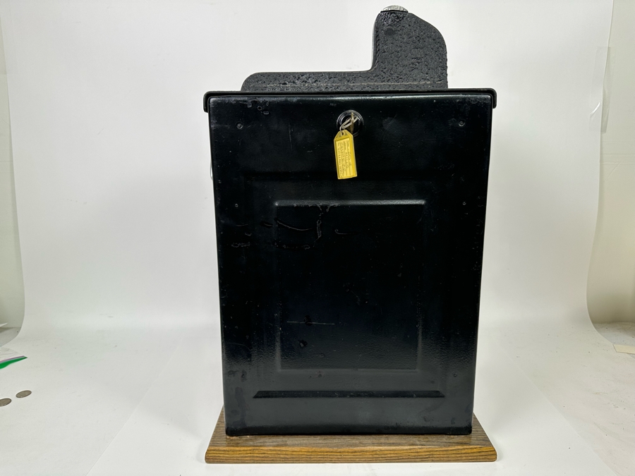 25 Cent Mills Novelty Roman Head Slot Machine Circa 1930s Loaded With Quarters Ready To Payout Great Working Condition With Key 16W X 15D X 27H See Video For Demo SN 307725 [Photo 19]