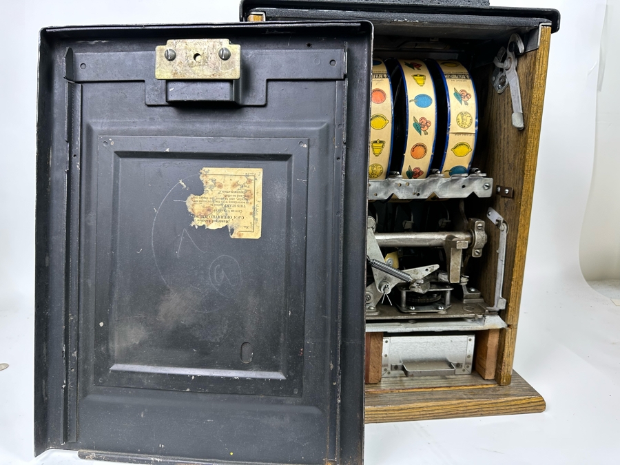 25 Cent Mills Novelty Roman Head Slot Machine Circa 1930s Loaded With Quarters Ready To Payout Great Working Condition With Key 16W X 15D X 27H See Video For Demo SN 307725 [Photo 21]