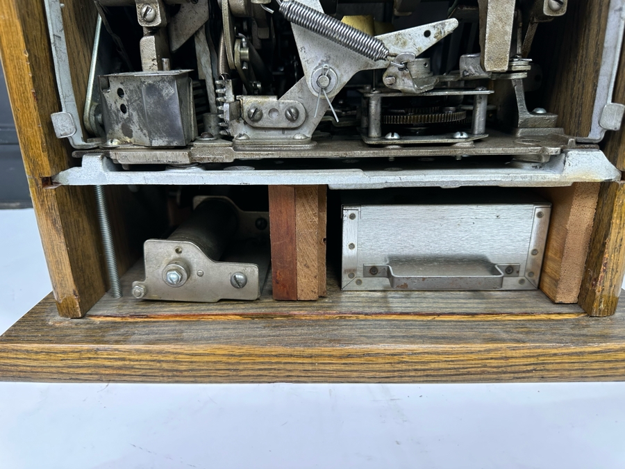25 Cent Mills Novelty Roman Head Slot Machine Circa 1930s Loaded With Quarters Ready To Payout Great Working Condition With Key 16W X 15D X 27H See Video For Demo SN 307725 [Photo 29]