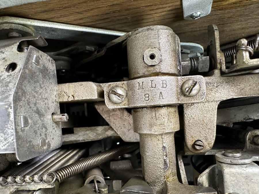 25 Cent Mills Novelty Roman Head Slot Machine Circa 1930s Loaded With Quarters Ready To Payout Great Working Condition With Key 16W X 15D X 27H See Video For Demo SN 307725 [Photo 28]