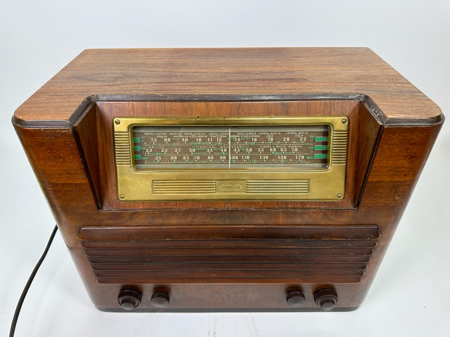 Mid-Century Philco Tube AM/SW Radio Working 18W X 10D X 14H [Photo 3]