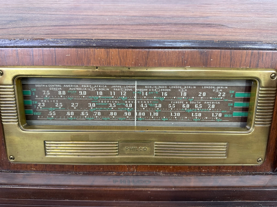 Mid-Century Philco Tube AM/SW Radio Working 18W X 10D X 14H [Photo 4]