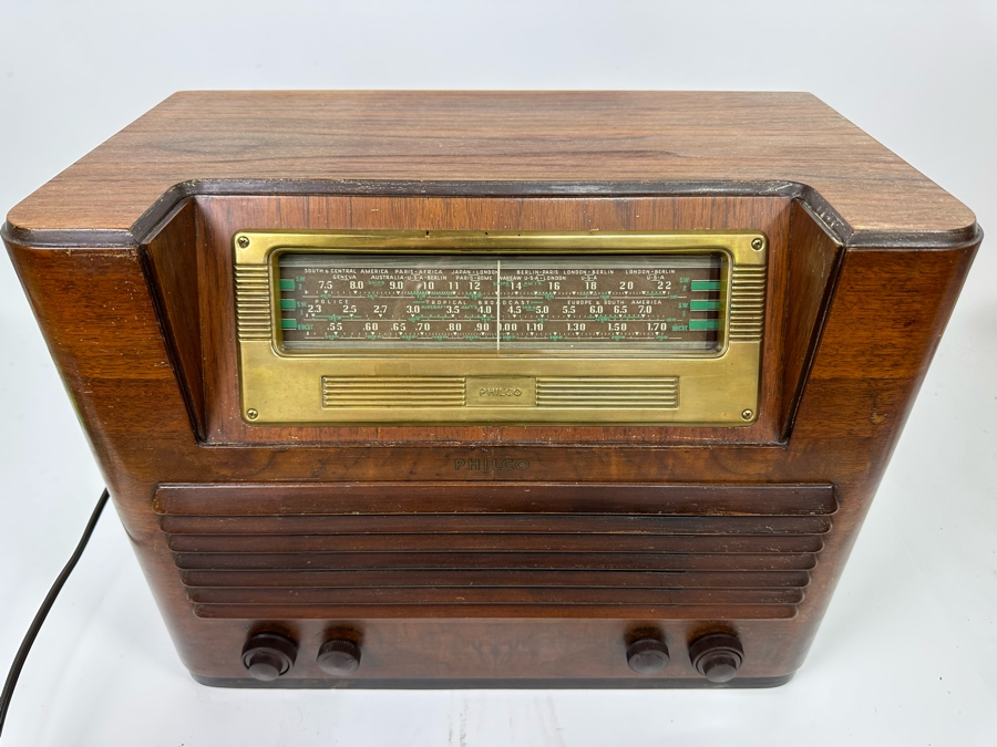 Mid-Century Philco Tube AM/SW Radio Working 18W X 10D X 14H [Photo 2]