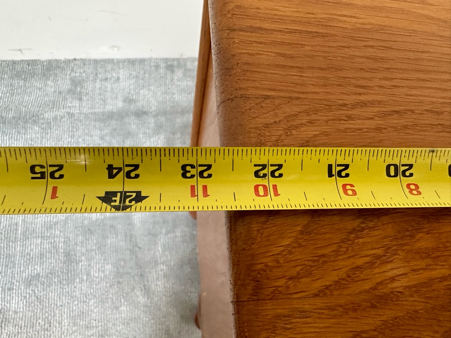 White Clad Reproduction Ice Box Cabinet 22.5W X 16.5D X 35H [Photo 8]