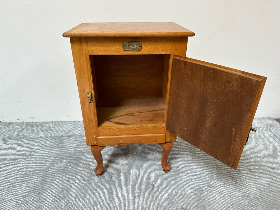 White Clad Reproduction Ice Box Cabinet 22.5W X 16.5D X 35H [Photo 5]