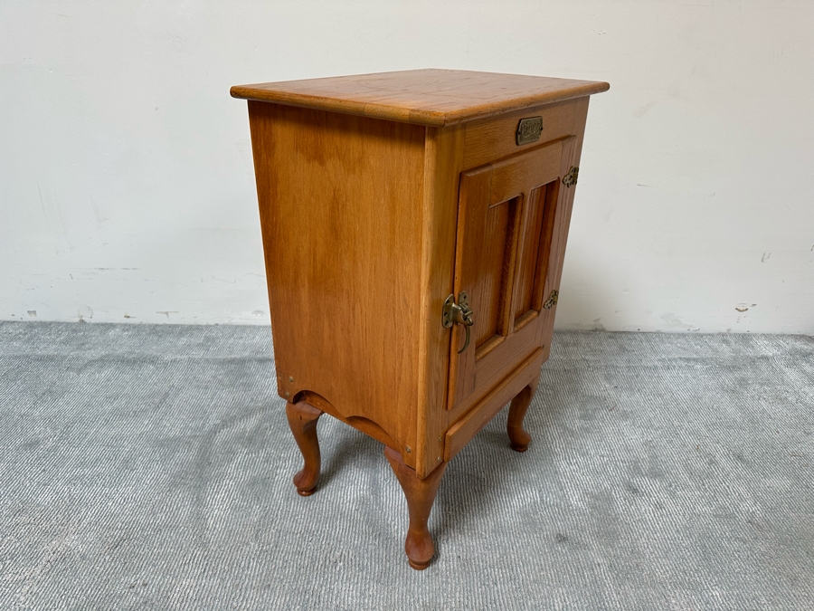 White Clad Reproduction Ice Box Cabinet 22.5W X 16.5D X 35H [Photo 6]