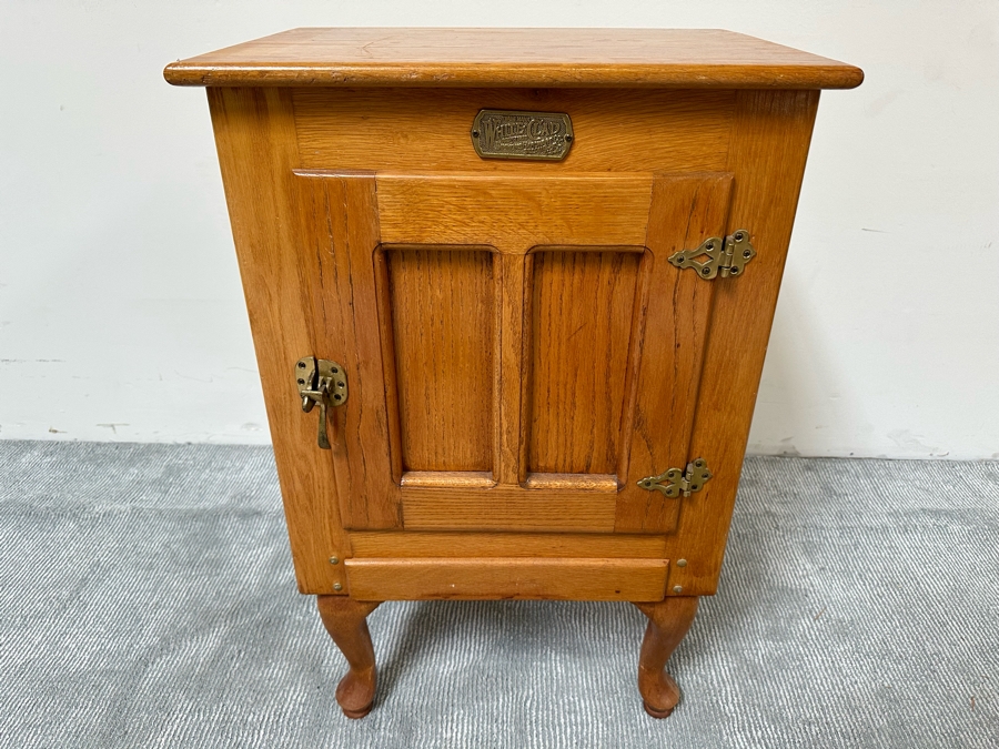 White Clad Reproduction Ice Box Cabinet 22.5W X 16.5D X 35H [Photo 3]