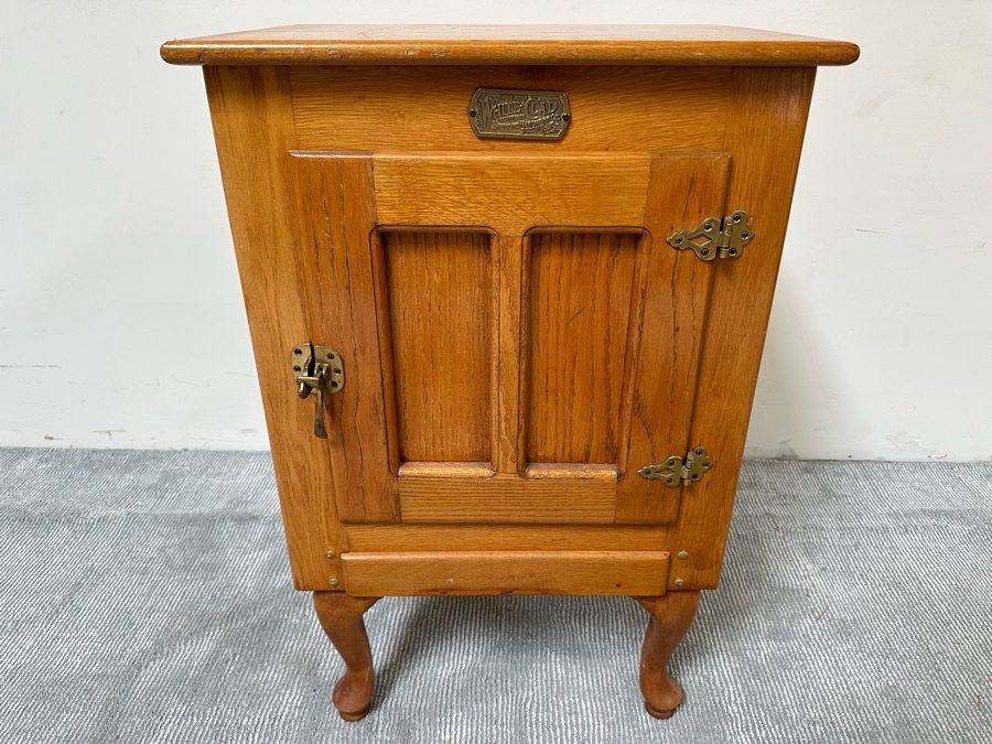 White Clad Reproduction Ice Box Cabinet 22.5W X 16.5D X 35H [Photo 2]