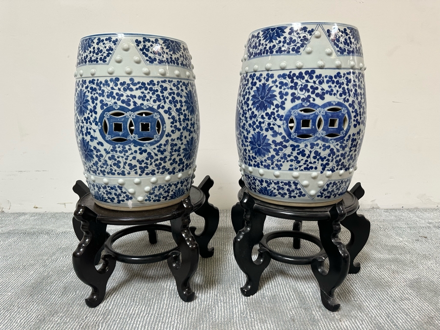 Pair Of Chinese Hand Painted Blue & White Porcelain Garden Stools Seats With Wooden Stands 18H [Photo 4]