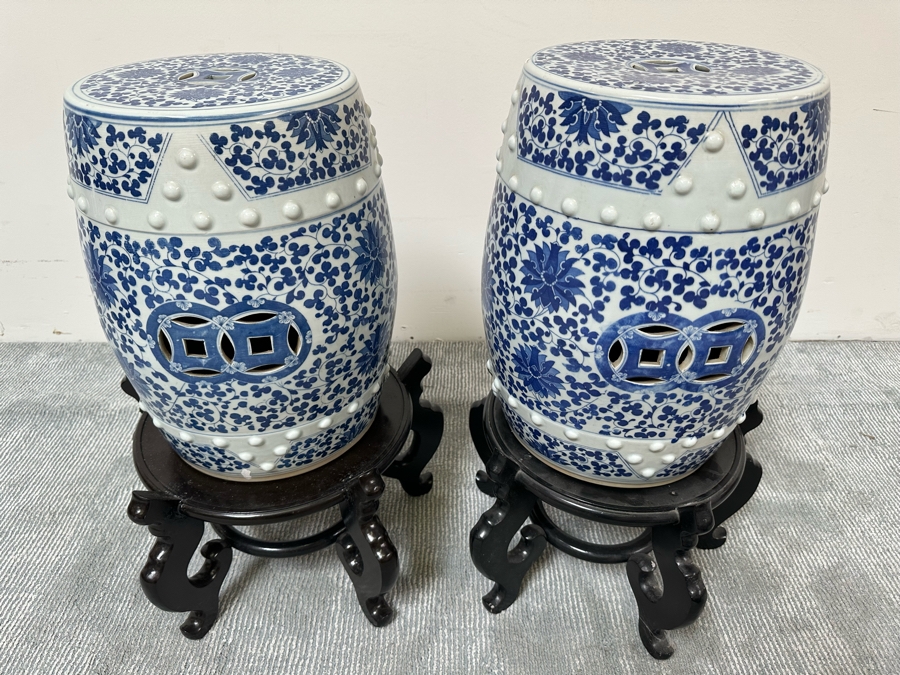 Pair Of Chinese Hand Painted Blue & White Porcelain Garden Stools Seats With Wooden Stands 18H [Photo 5]