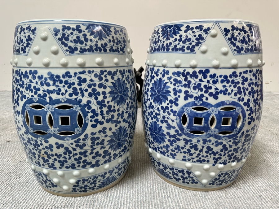 Pair Of Chinese Hand Painted Blue & White Porcelain Garden Stools Seats With Wooden Stands 18H [Photo 22]