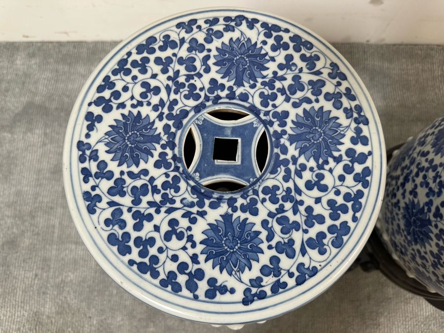 Pair Of Chinese Hand Painted Blue & White Porcelain Garden Stools Seats With Wooden Stands 18H [Photo 9]