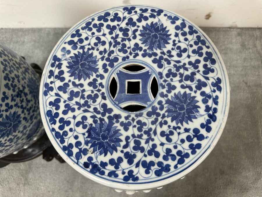 Pair Of Chinese Hand Painted Blue & White Porcelain Garden Stools Seats With Wooden Stands 18H [Photo 10]