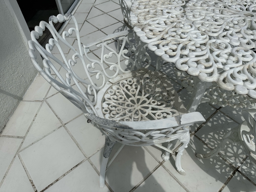 Outdoor Cast Aluminum Outdoor Patio Furniture Set With 41'R Table And Four Chairs (Paint Is Peeling) [Photo 8]