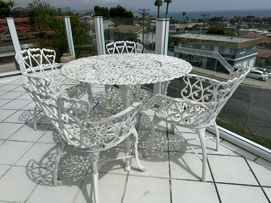 Outdoor Cast Aluminum Outdoor Patio Furniture Set With 41'R Table And Four Chairs (Paint Is Peeling) [Photo 1]