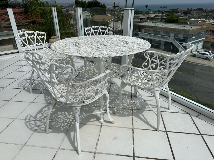 Outdoor Cast Aluminum Outdoor Patio Furniture Set With 41'R Table And Four Chairs (Paint Is Peeling) [Photo 2]