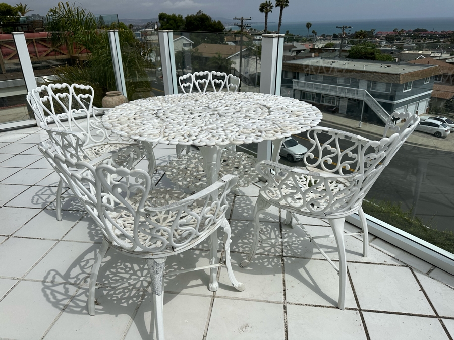 Outdoor Cast Aluminum Outdoor Patio Furniture Set With 41'R Table And Four Chairs (Paint Is Peeling) [Photo 4]