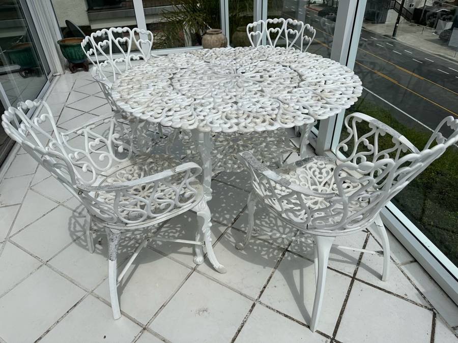 Outdoor Cast Aluminum Outdoor Patio Furniture Set With 41'R Table And Four Chairs (Paint Is Peeling) [Photo 6]