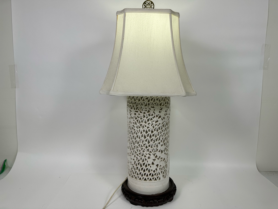 Vintage White Reticulated Porcelain Lamp 32H [Photo 3]