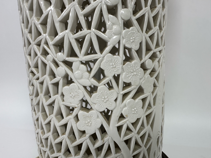 Vintage White Reticulated Porcelain Lamp 32H [Photo 5]