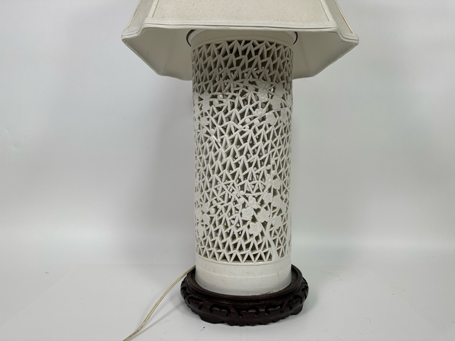 Vintage White Reticulated Porcelain Lamp 32H [Photo 4]