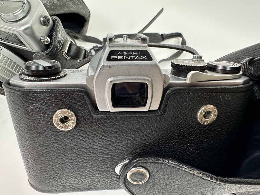 Minolta Hi-Matic E And Pentax Asahi Spotmatic Film Cameras [Photo 8]