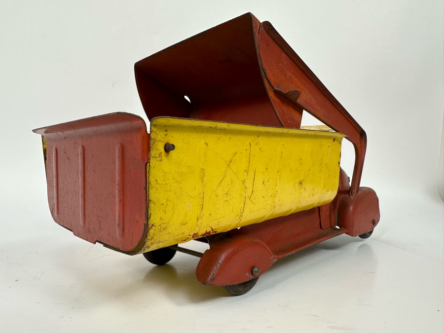Vinage 1940s Marx Lumar Toy Truck Red / Yellow Sand Gravel Contractors Steel Dump Truck With Front Bucket 14W X 6D X 7H [Photo 14]