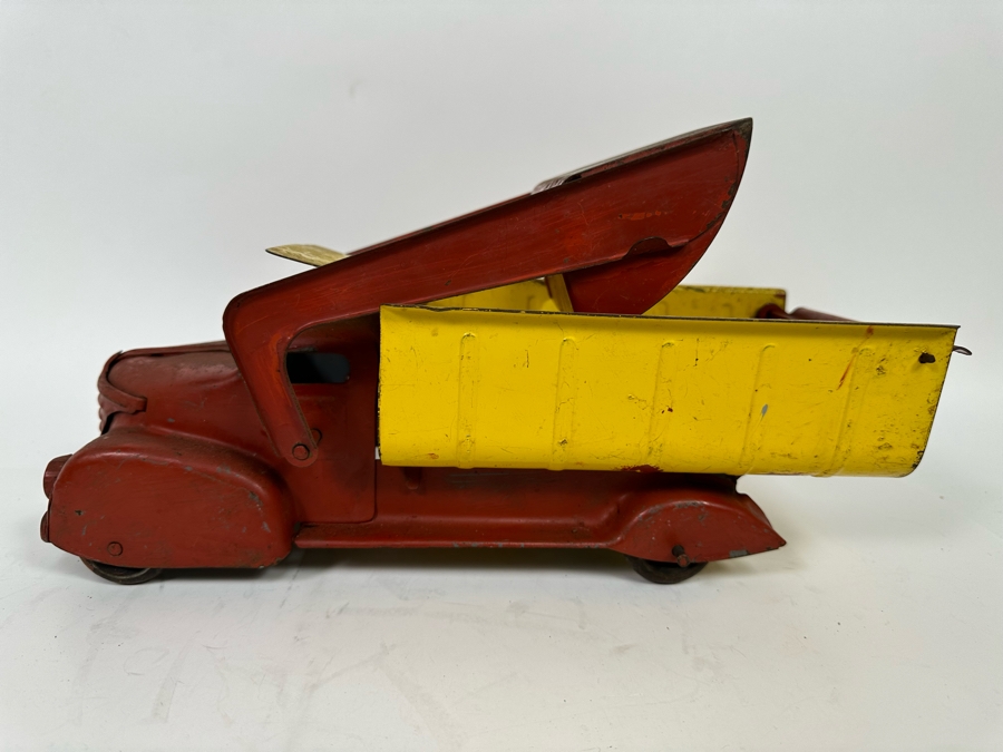 Vinage 1940s Marx Lumar Toy Truck Red / Yellow Sand Gravel Contractors Steel Dump Truck With Front Bucket 14W X 6D X 7H [Photo 7]