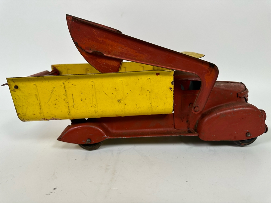 Vinage 1940s Marx Lumar Toy Truck Red / Yellow Sand Gravel Contractors Steel Dump Truck With Front Bucket 14W X 6D X 7H [Photo 12]